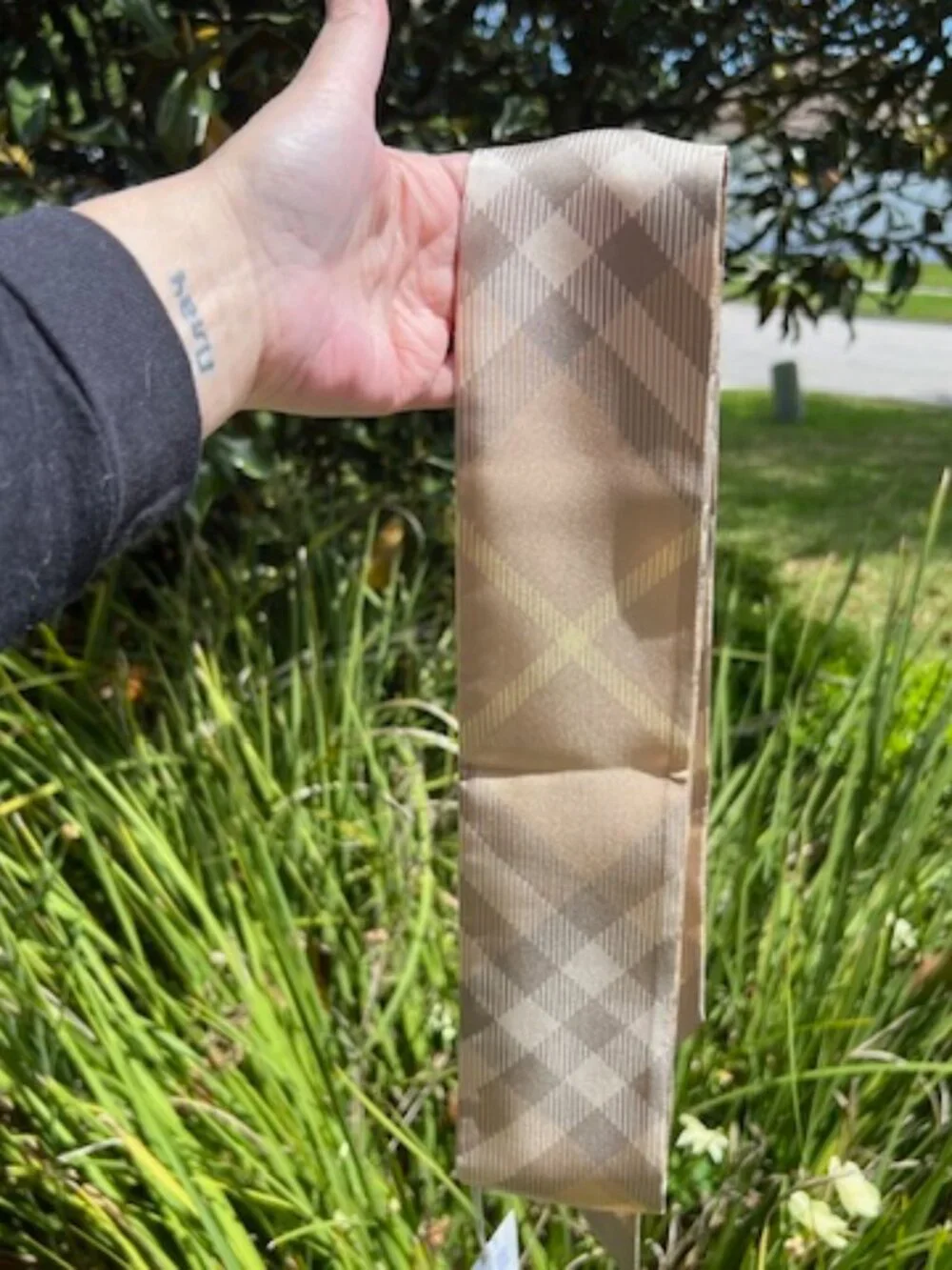 NWT Burberry Beige Check Silk Twilly Scarf Ribbon | Boxed Giftable - Picture 5 of 5